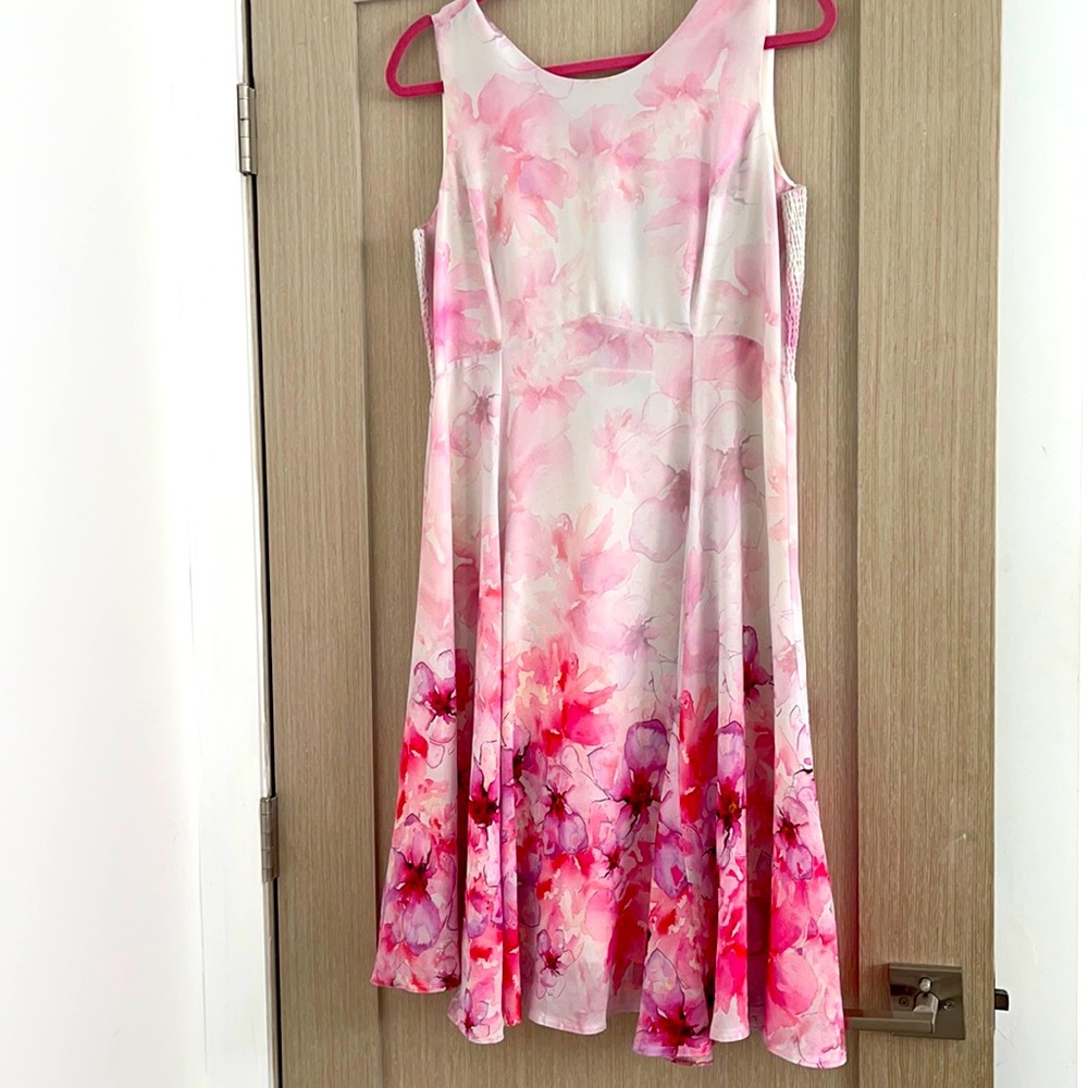 Seraphine maternity dress, Size 8, white and pink